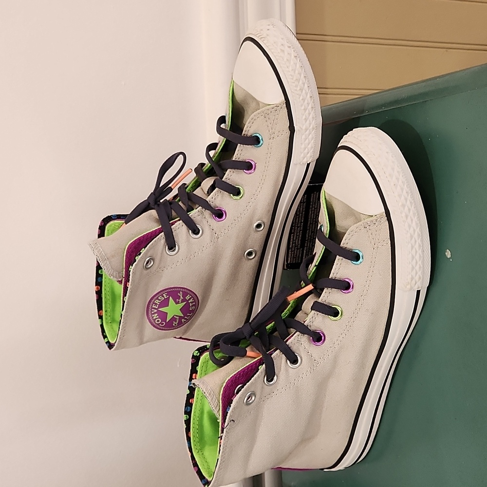 Converse All Stars hightops womens size 6 - Picture 2 of 9